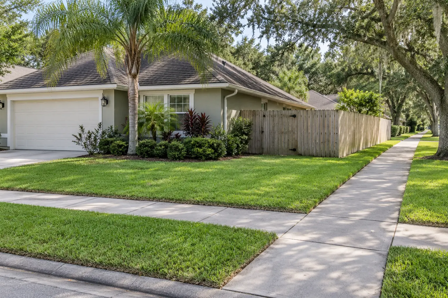 Fence placement planning around a Jacksonville Florida property